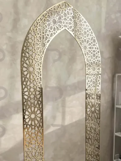 Modern Mihrab-inspired gold wall art with Islamic geometric design, perfect for home and prayer space